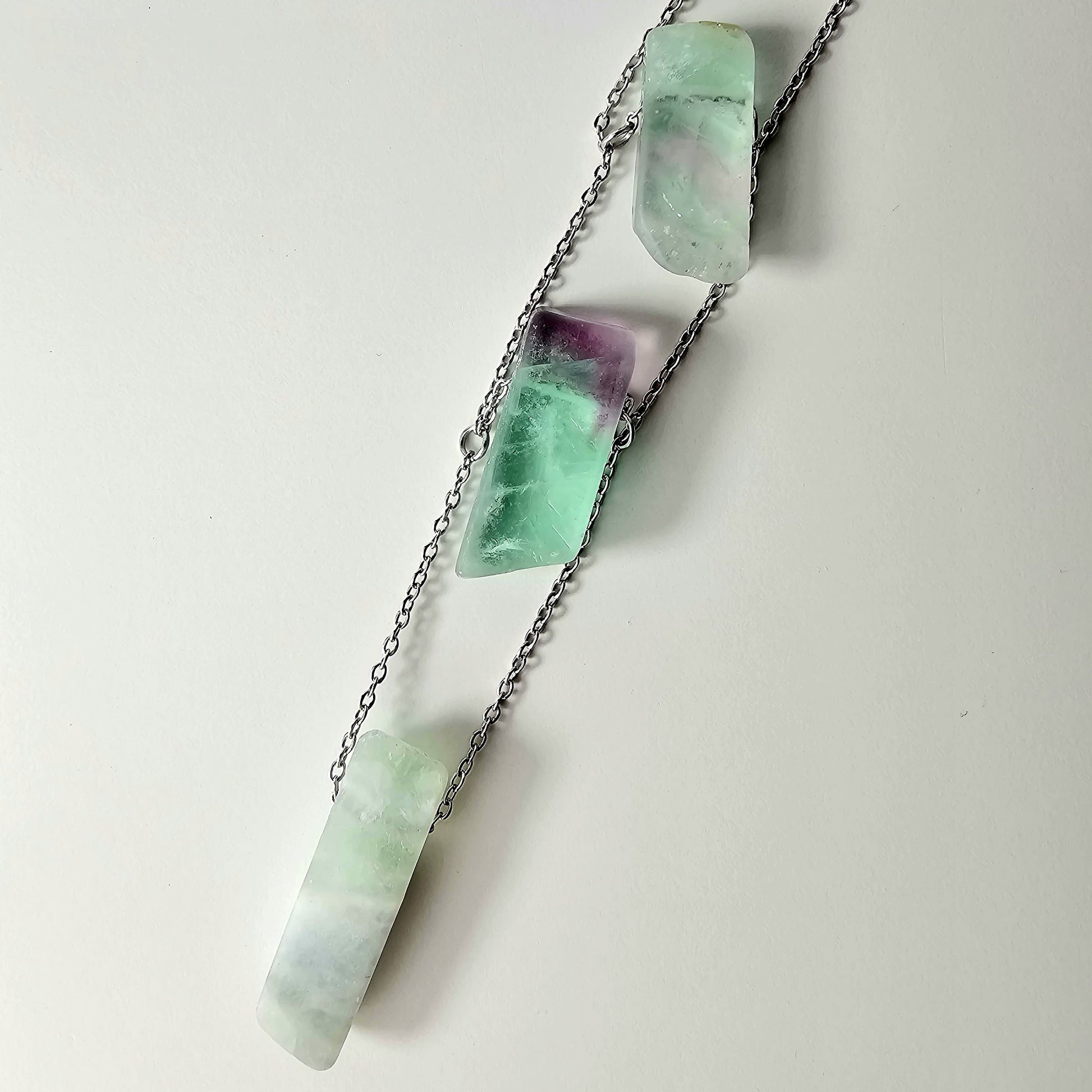 Collar Kaona Fluorita Trio Vertical