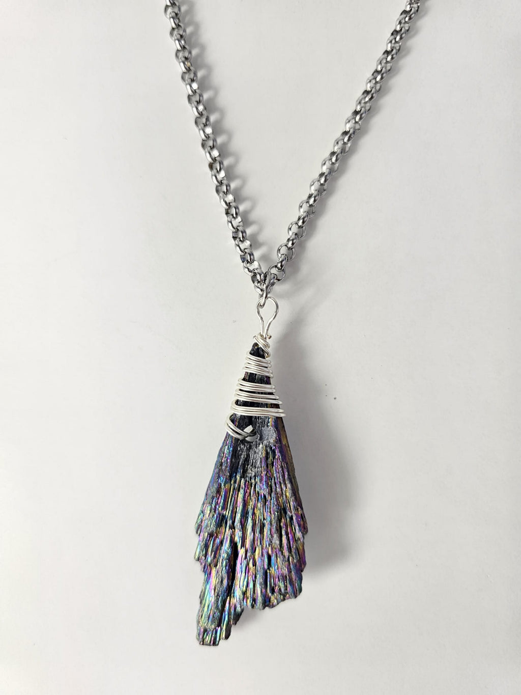 Collar Bruma · Cianita Arcoíris