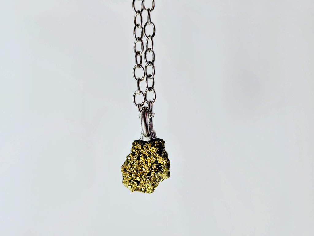 Collar Nivra · Pirita
