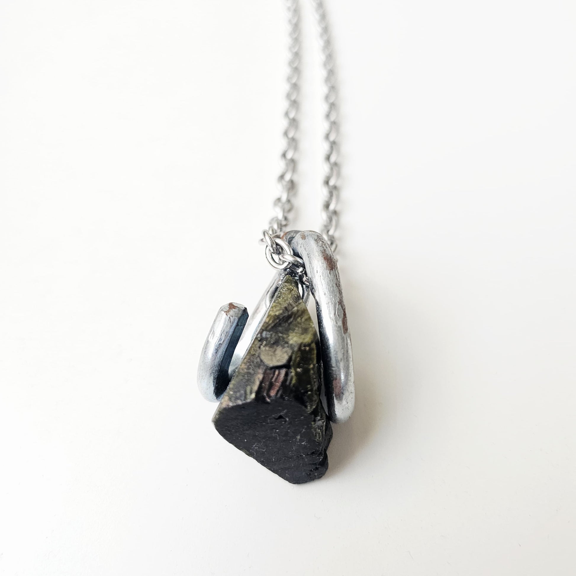 Collar Nivra Epidota