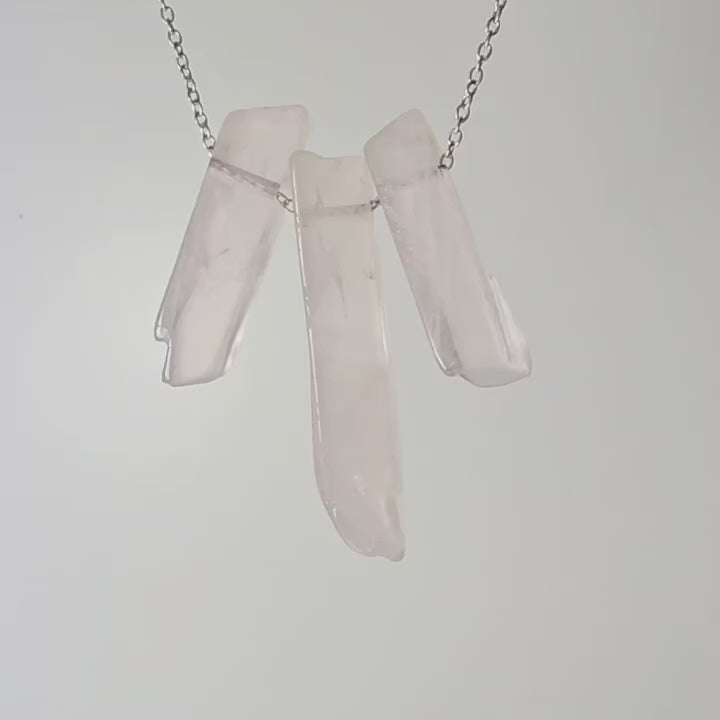 Collar Kaona Cuarzo Rosa Trio